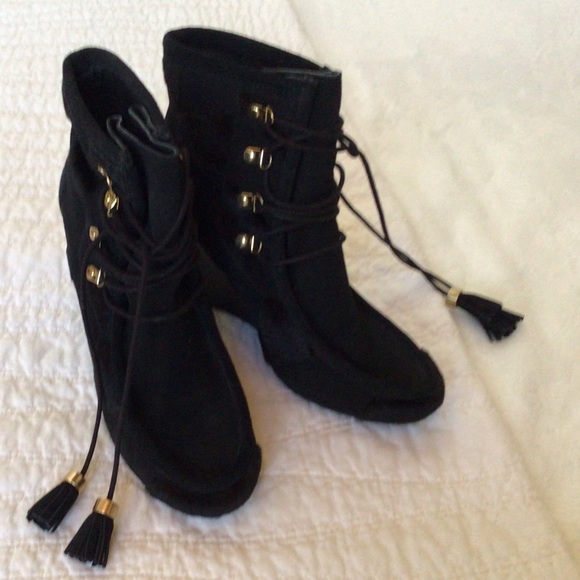 Mark Suede Booties, Size 8 - Picture 9 of 10